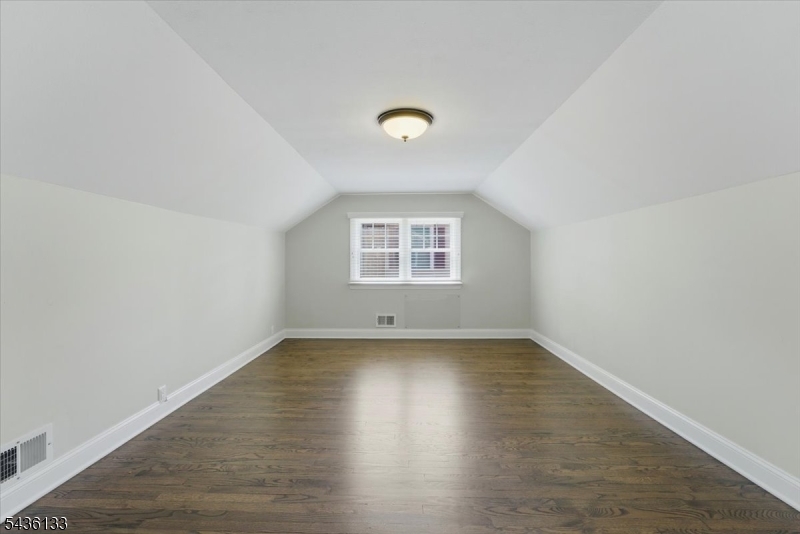 6 Davis St