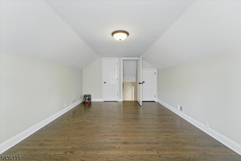 6 Davis St