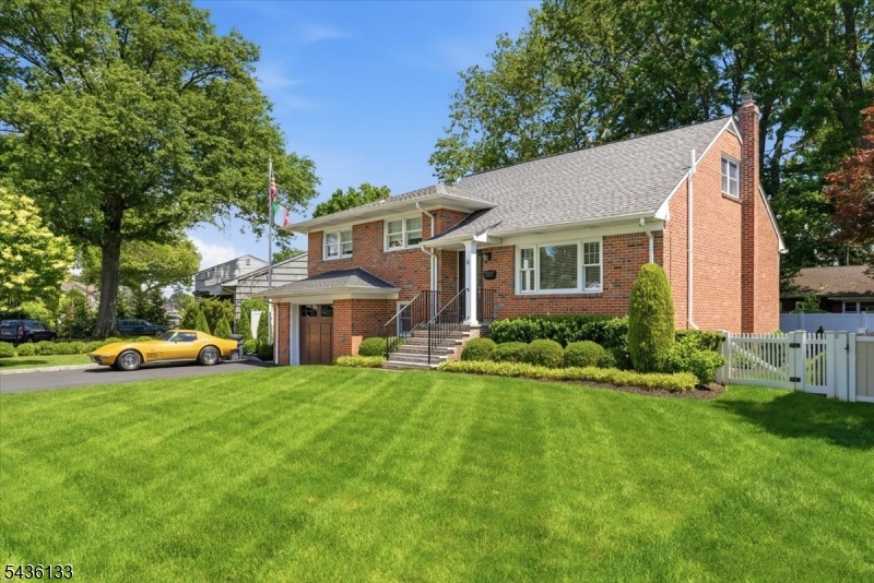 6 Davis St