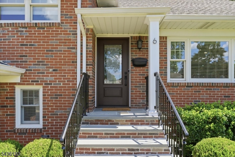6 Davis St
