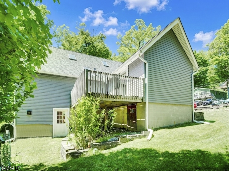 38 Orchard Dr