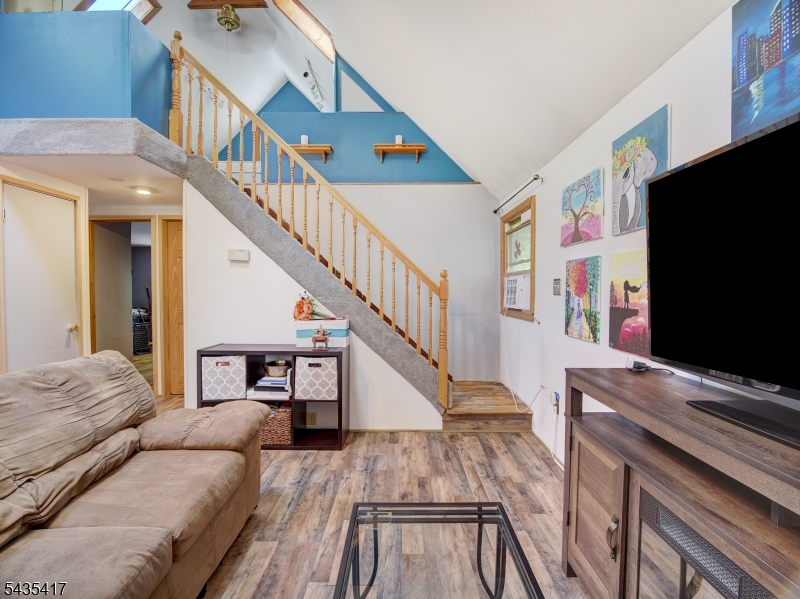 38 Orchard Dr