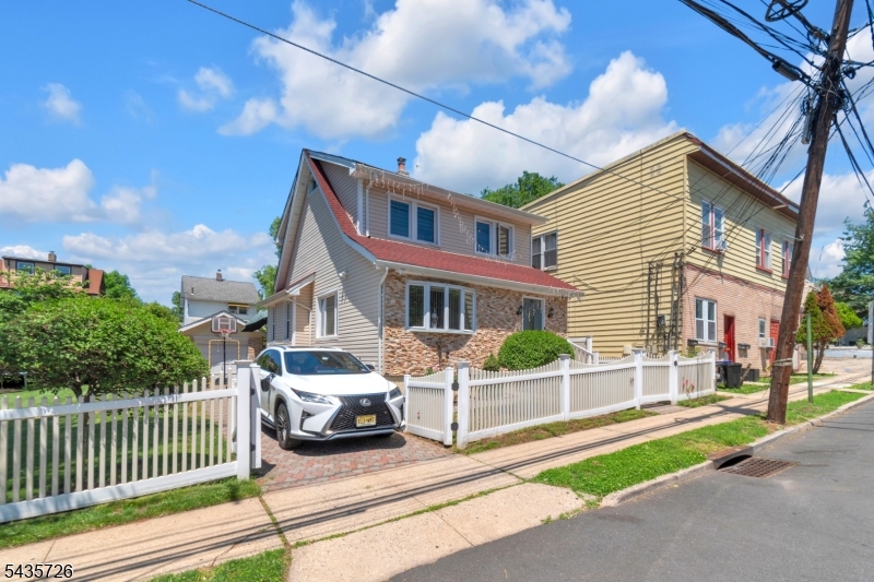 56 Ridgefield Ave