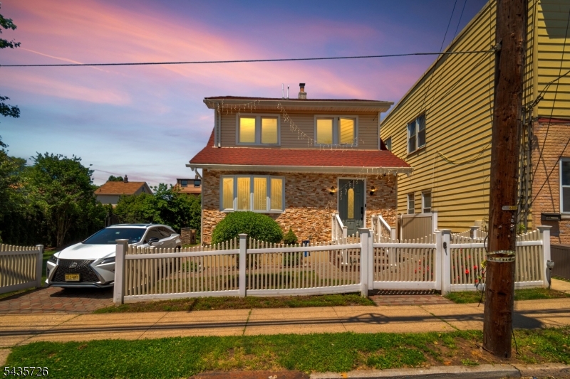 56 Ridgefield Ave