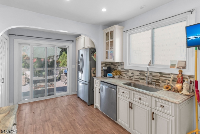 56 Ridgefield Ave