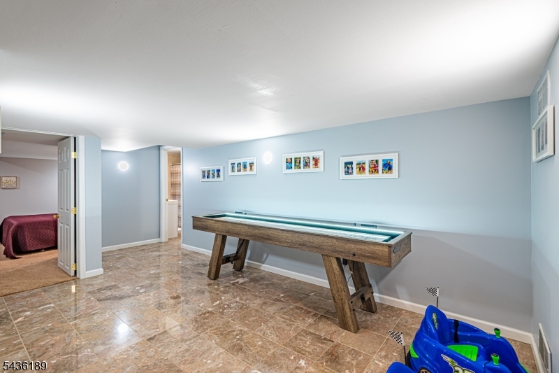 1710 Washington Valley