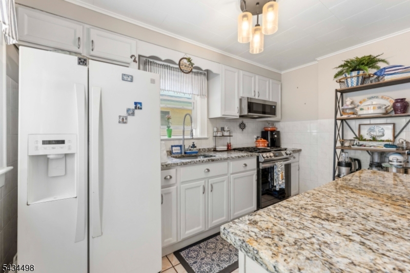 24 Robertson Rd