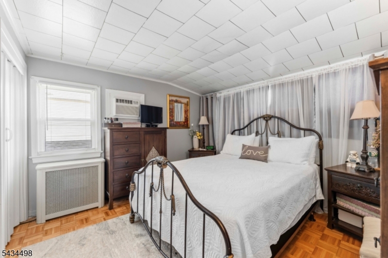 24 Robertson Rd
