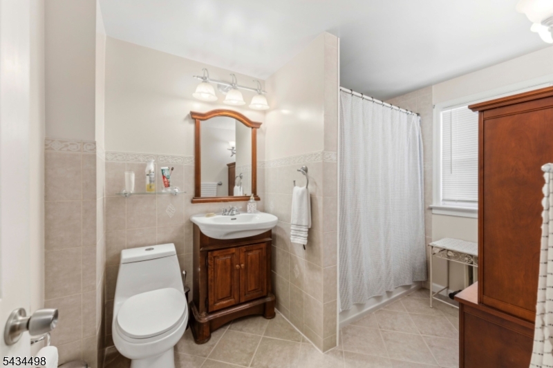 24 Robertson Rd