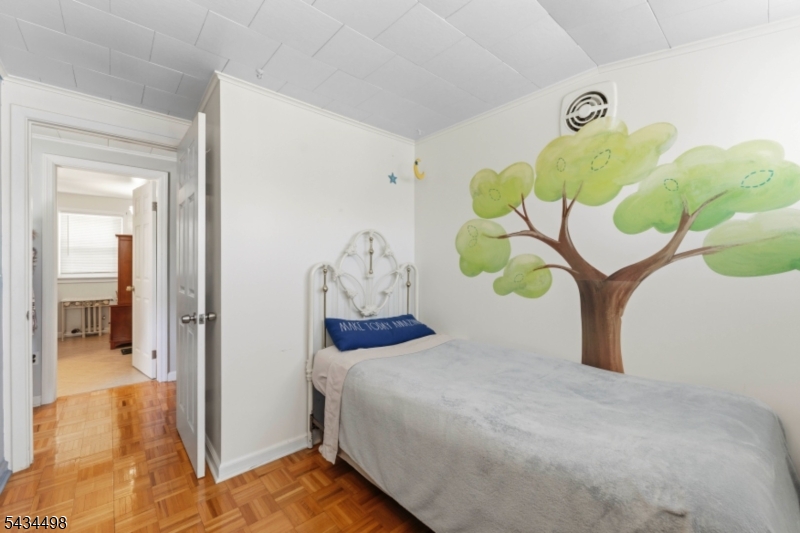 24 Robertson Rd