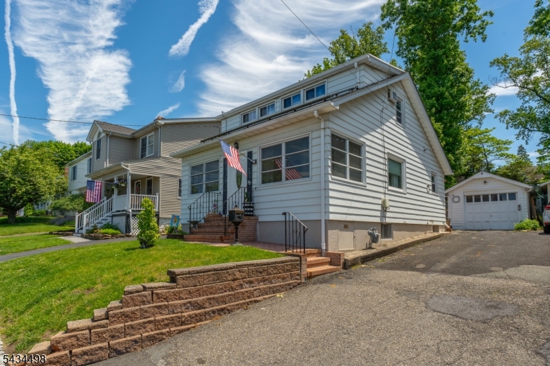 24 Robertson Rd