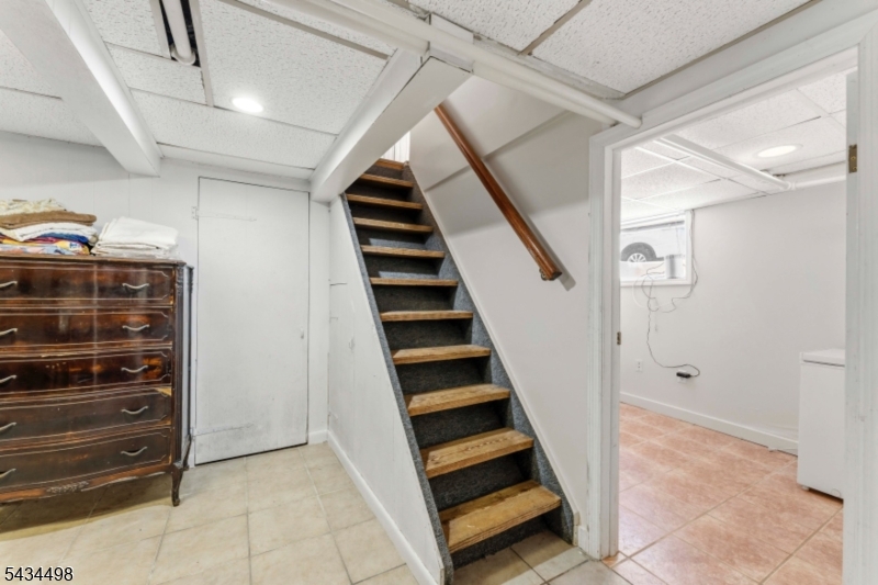 24 Robertson Rd