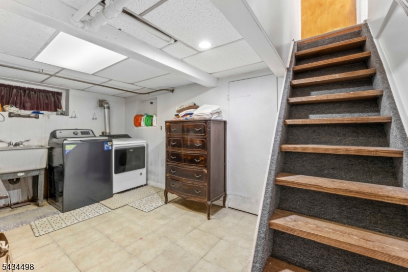 24 Robertson Rd