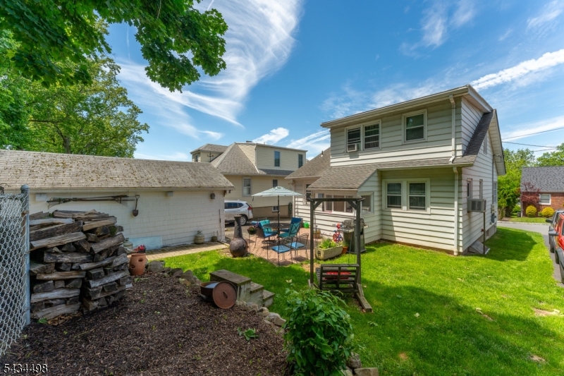 24 Robertson Rd