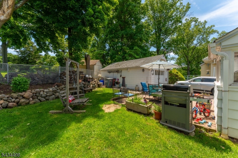 24 Robertson Rd