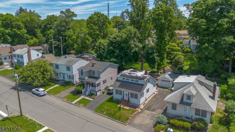 24 Robertson Rd