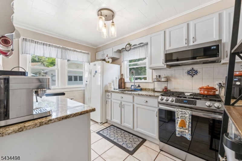 24 Robertson Rd