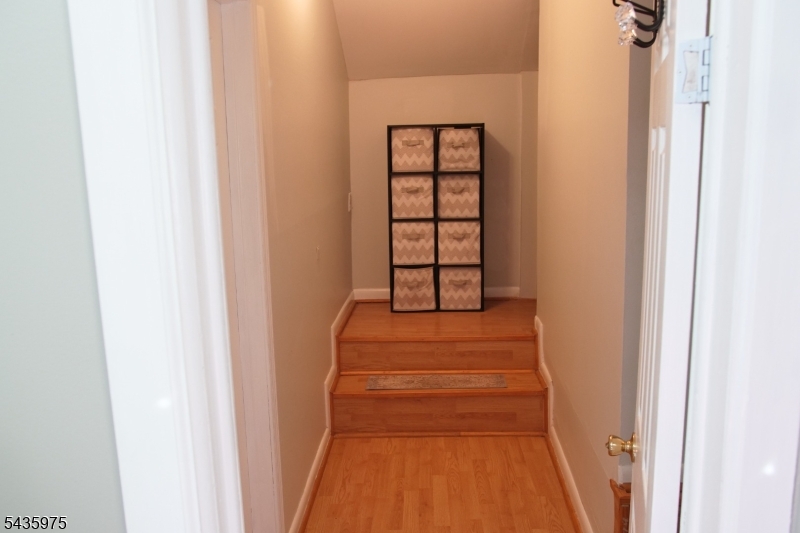 162 Lakeside Dr