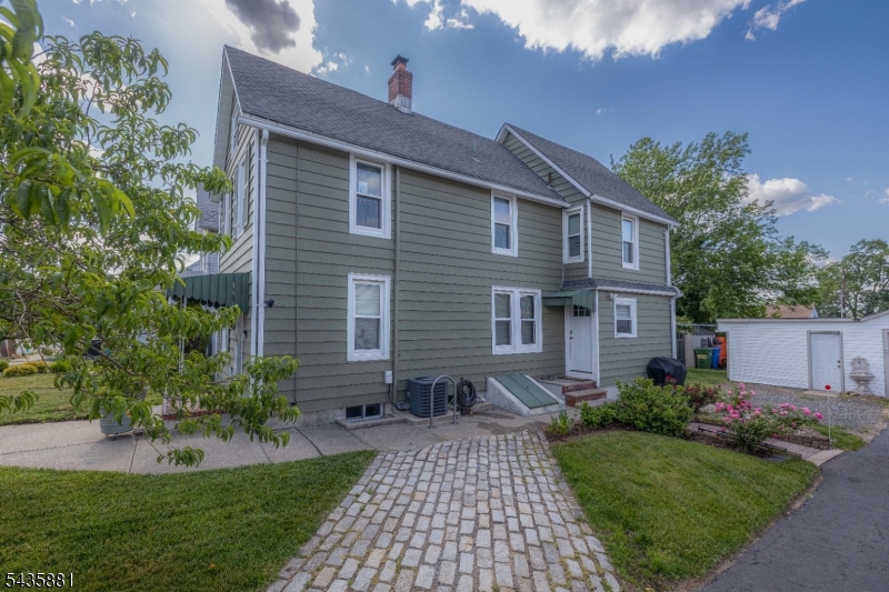 601 Main St