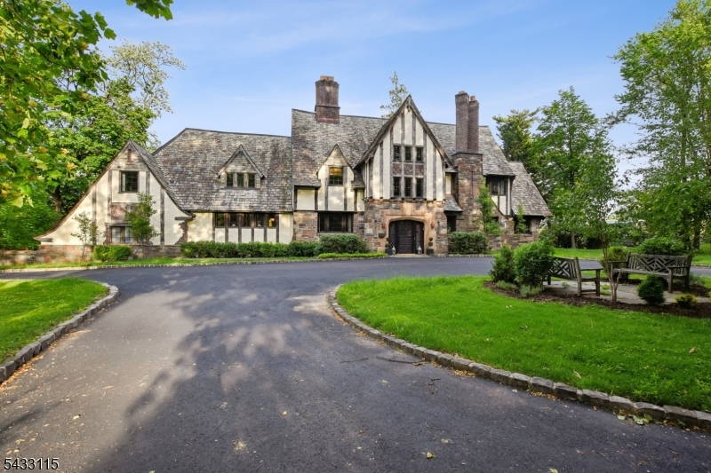 100 Gregory Ave