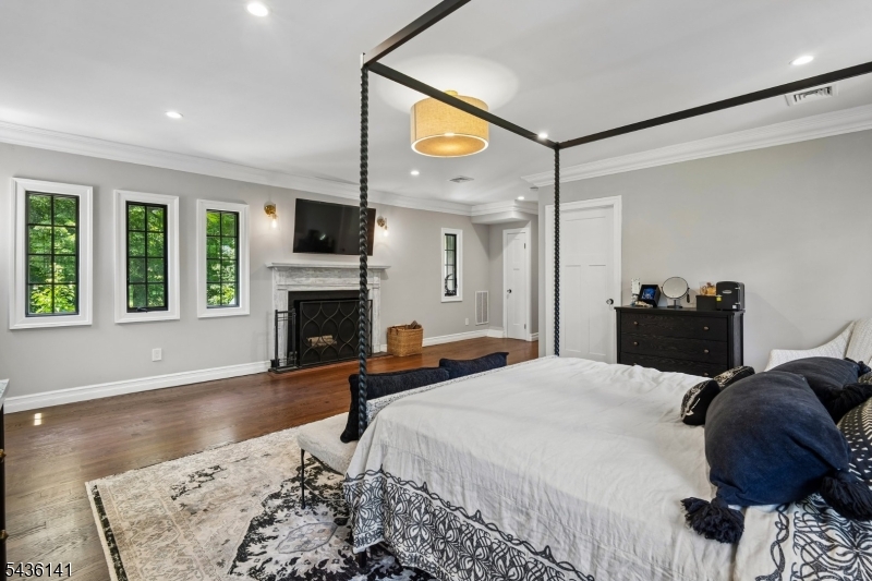 100 Gregory Ave
