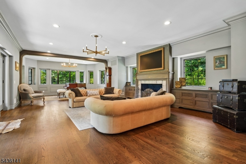 100 Gregory Ave