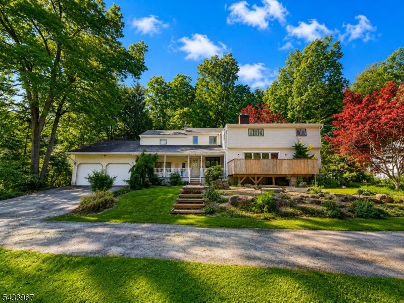 3 Hillcrest Ave