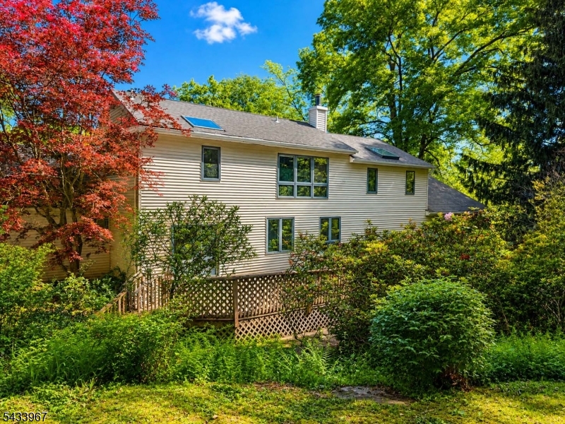 3 Hillcrest Ave