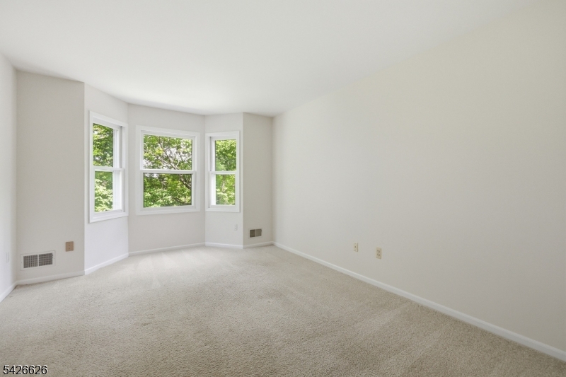 20 Indian Run Rd