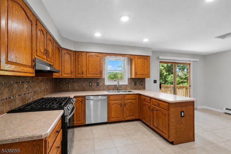 10 Tice Rd