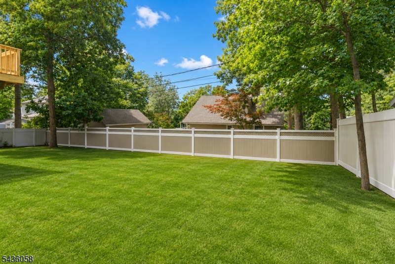 10 Tice Rd