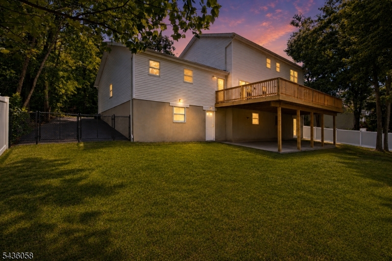 10 Tice Rd