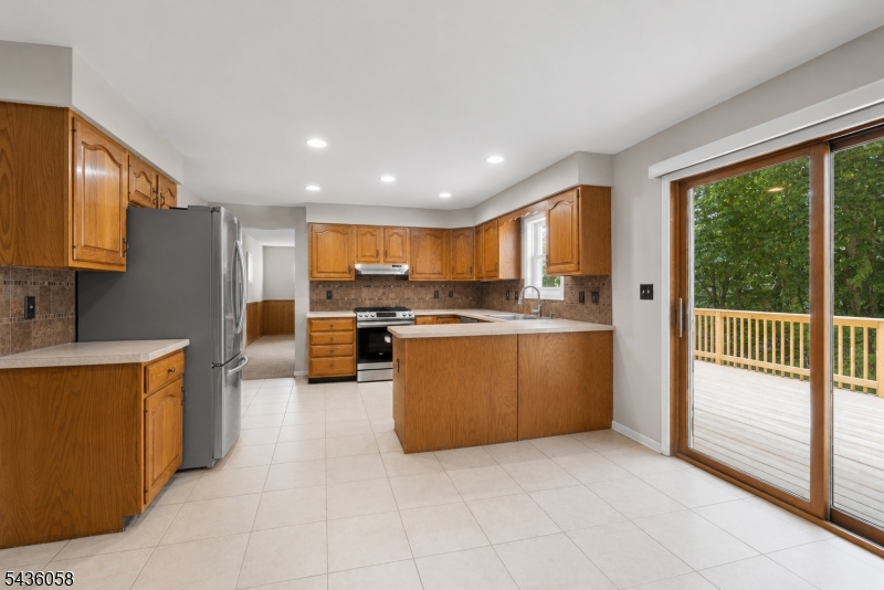 10 Tice Rd