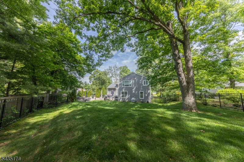 27 Burlington Rd
