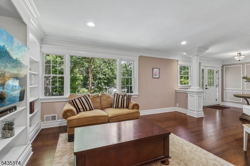 27 Burlington Rd