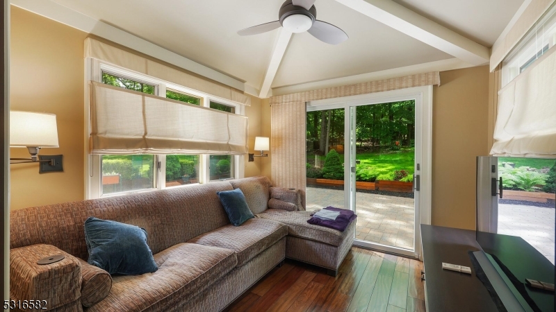 5 Johanna Ln