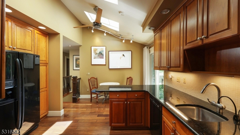 5 Johanna Ln
