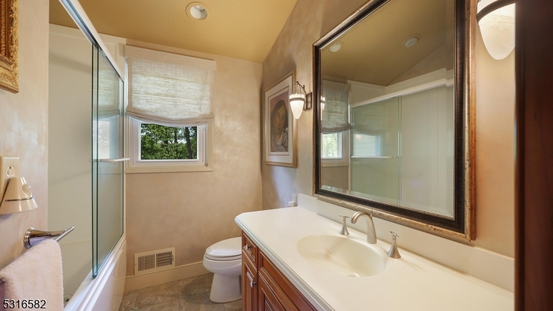 5 Johanna Ln
