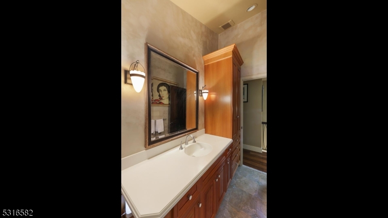 5 Johanna Ln