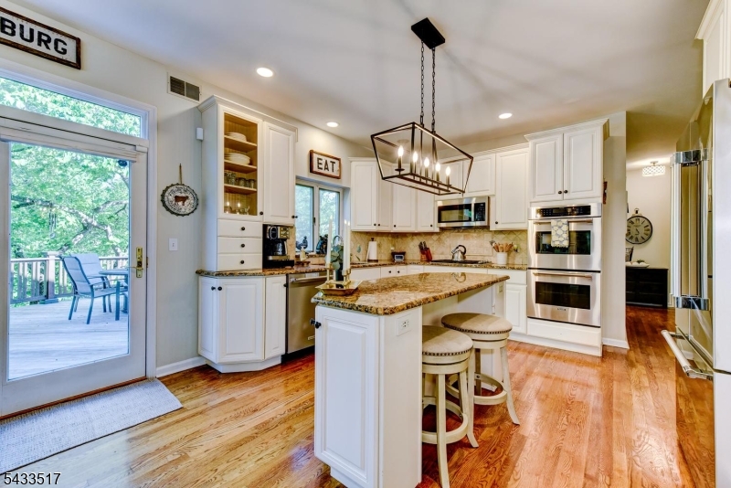 302 Kelly Dr