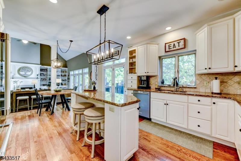 302 Kelly Dr