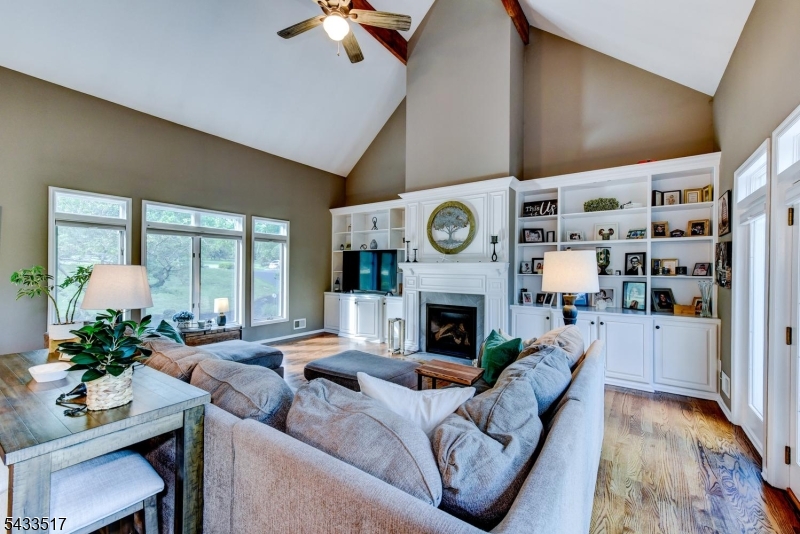 302 Kelly Dr