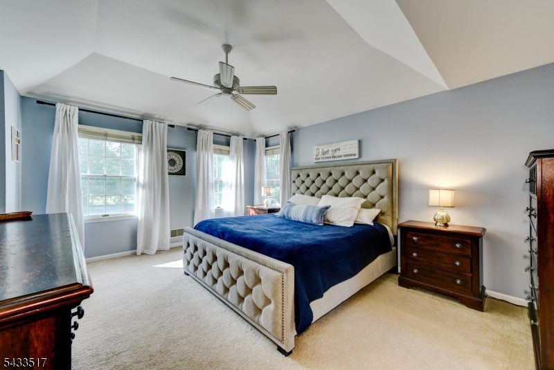 302 Kelly Dr