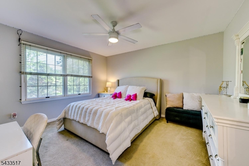 302 Kelly Dr