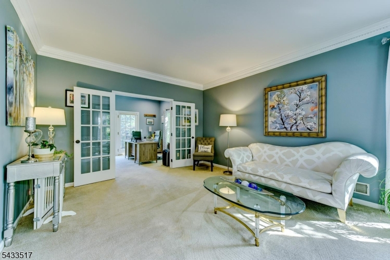 302 Kelly Dr