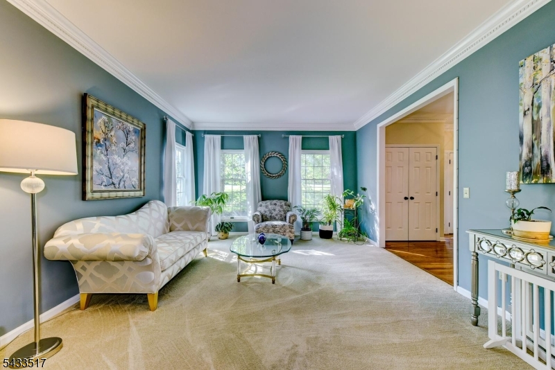 302 Kelly Dr
