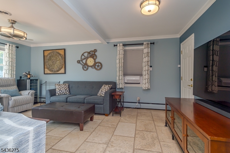 108 Howard Ave