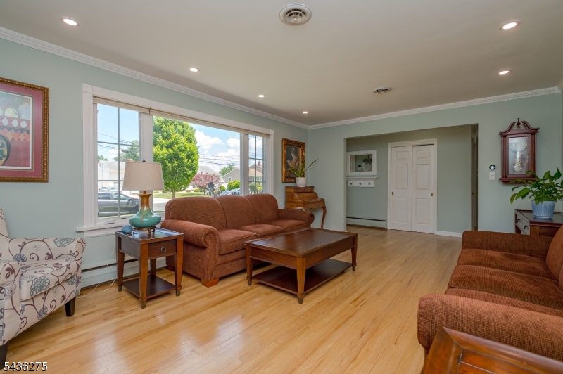 108 Howard Ave