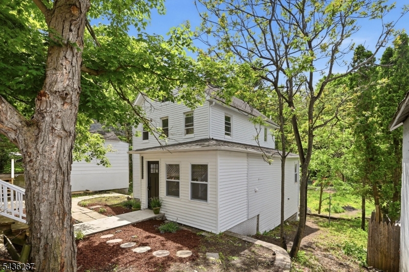 222 Main St