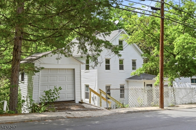 222 Main St